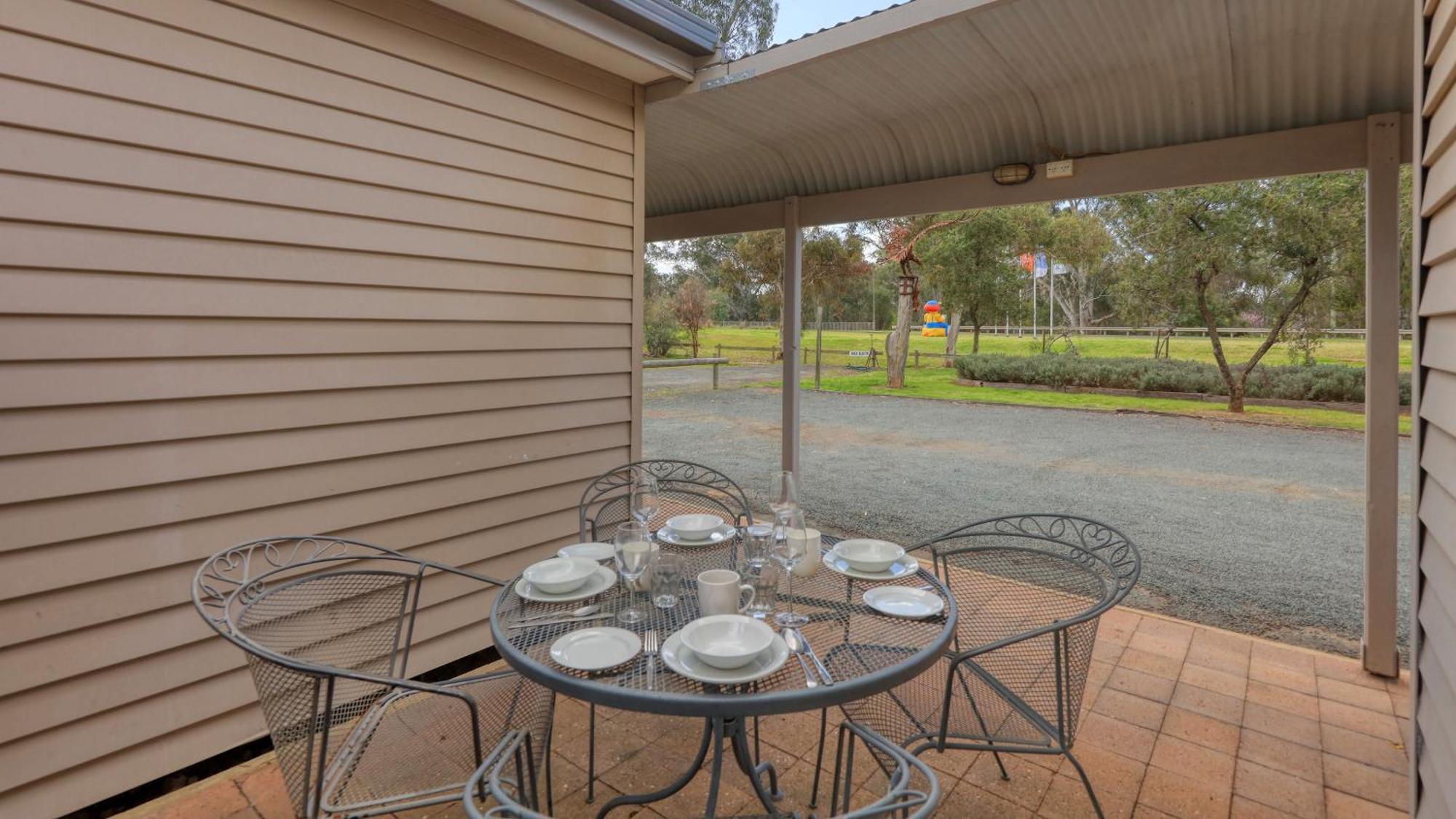 Deniliquin Riverside Caravan Park Ngoại thất bức ảnh
