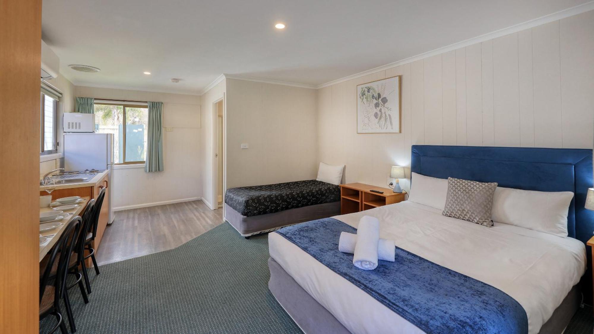 Deniliquin Riverside Caravan Park Ngoại thất bức ảnh