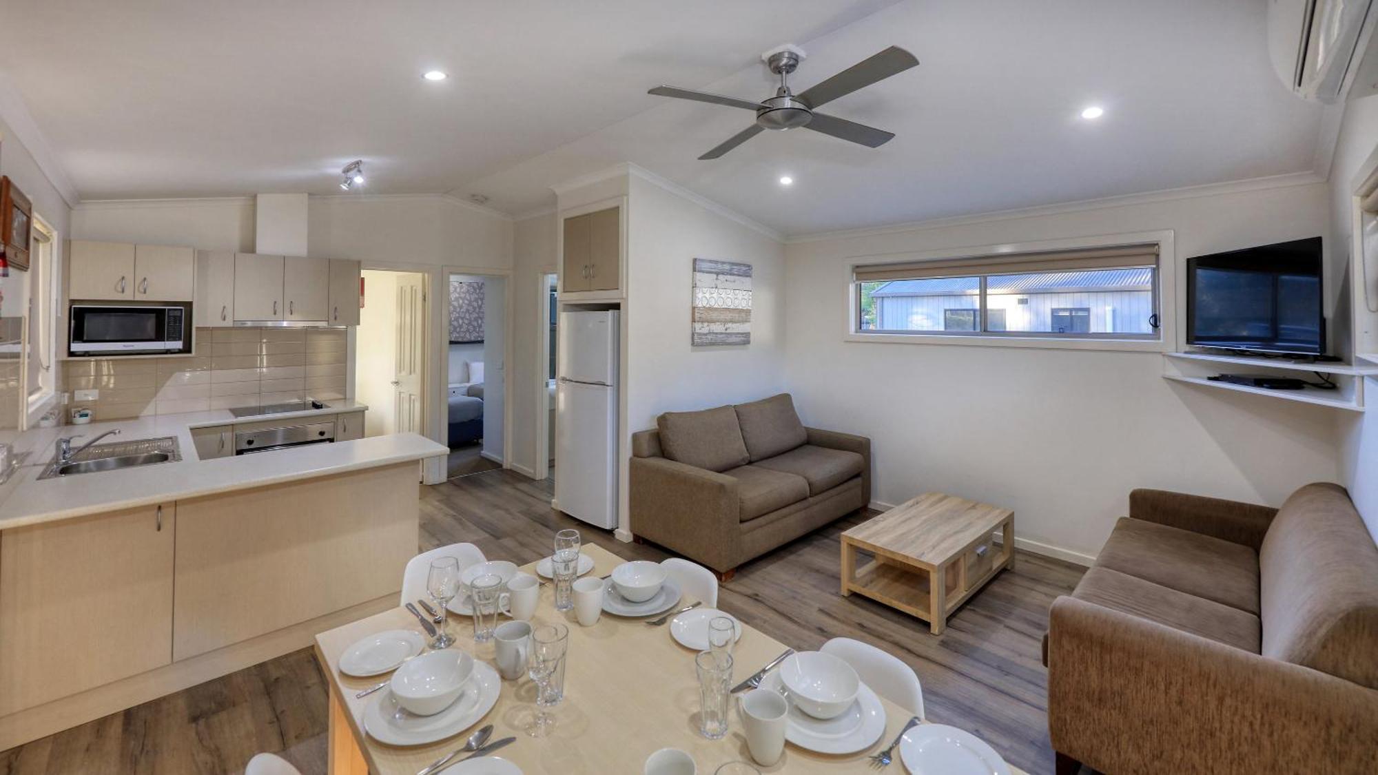 Deniliquin Riverside Caravan Park Ngoại thất bức ảnh