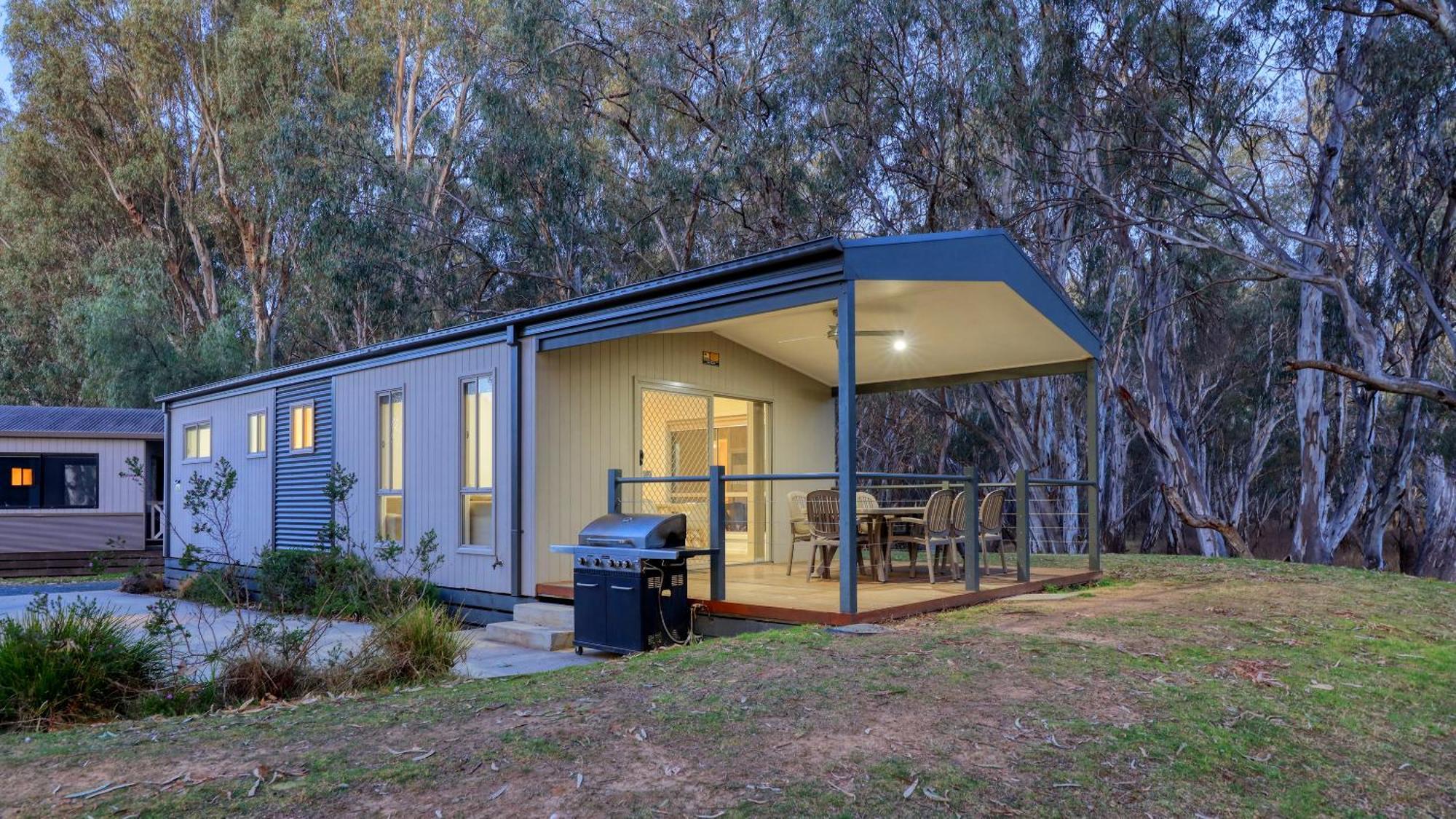 Deniliquin Riverside Caravan Park Ngoại thất bức ảnh