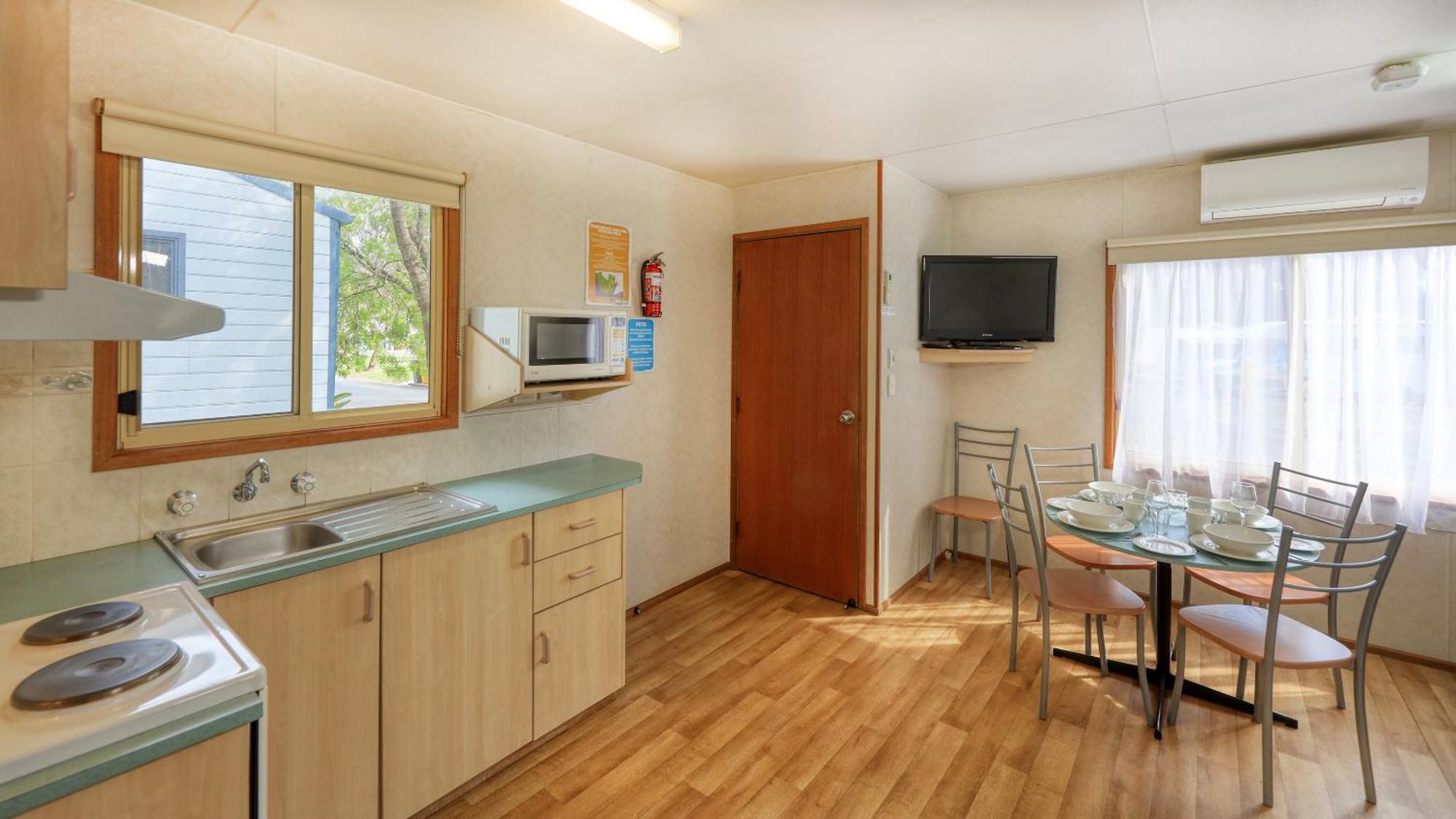 Deniliquin Riverside Caravan Park Ngoại thất bức ảnh