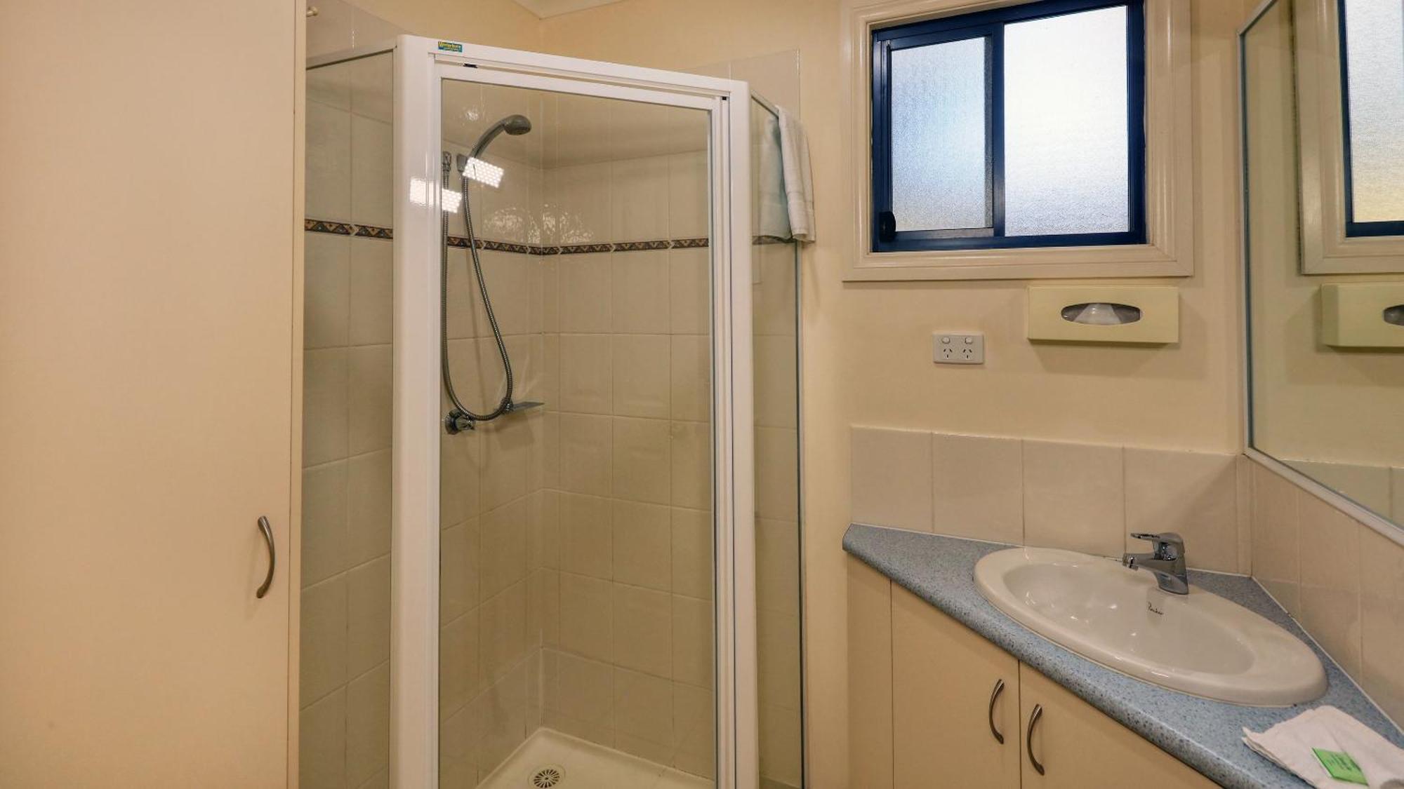 Deniliquin Riverside Caravan Park Ngoại thất bức ảnh
