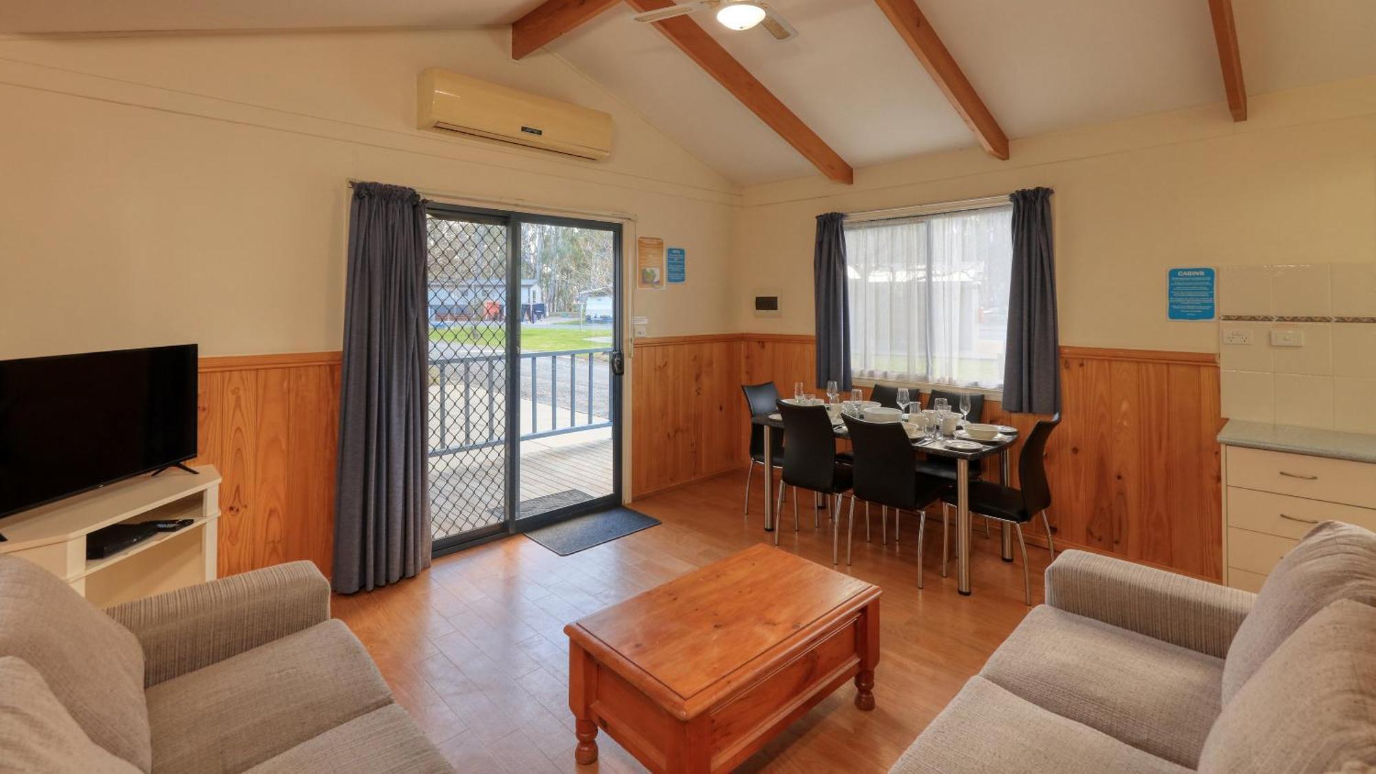 Deniliquin Riverside Caravan Park Ngoại thất bức ảnh