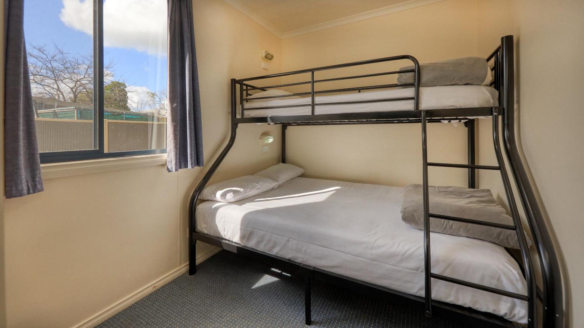 Deniliquin Riverside Caravan Park Ngoại thất bức ảnh