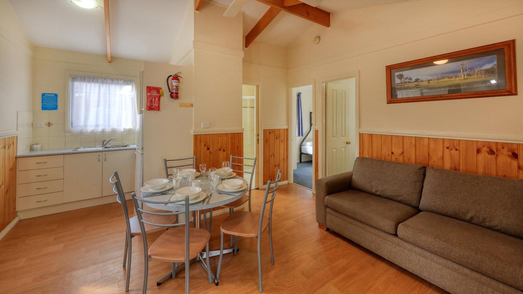 Deniliquin Riverside Caravan Park Ngoại thất bức ảnh