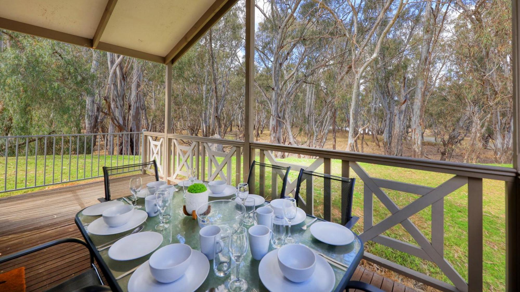Deniliquin Riverside Caravan Park Ngoại thất bức ảnh