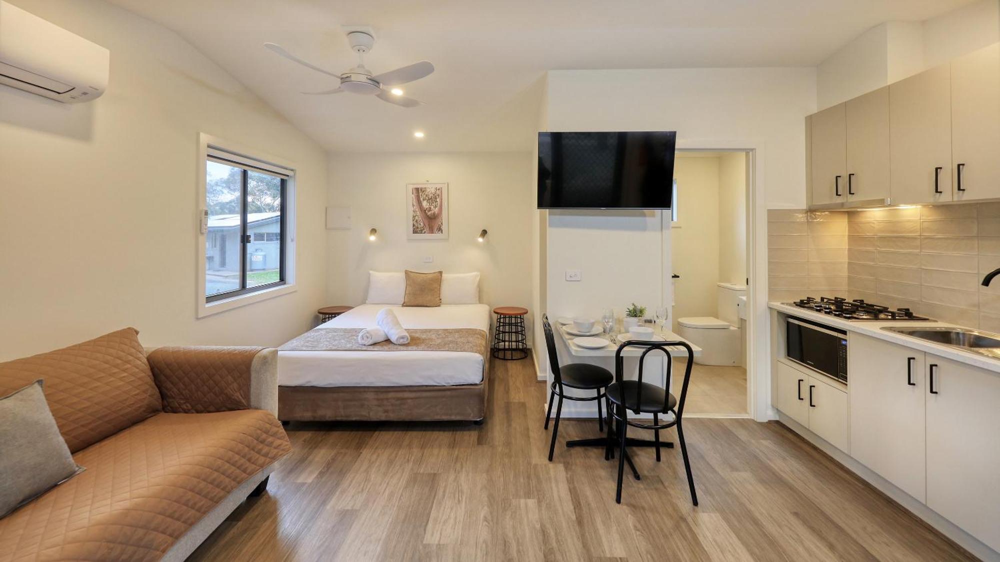 Deniliquin Riverside Caravan Park Ngoại thất bức ảnh