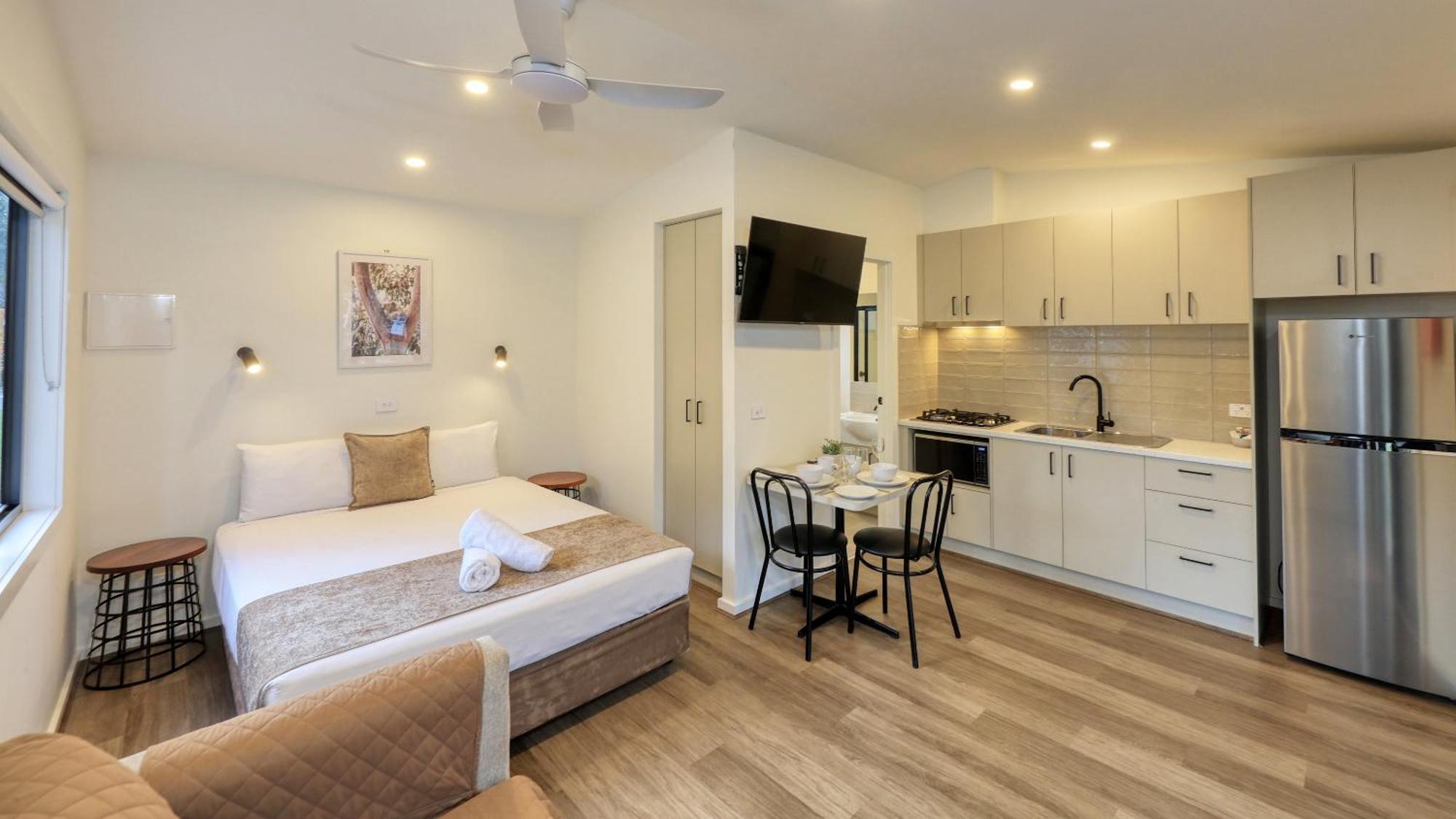 Deniliquin Riverside Caravan Park Ngoại thất bức ảnh