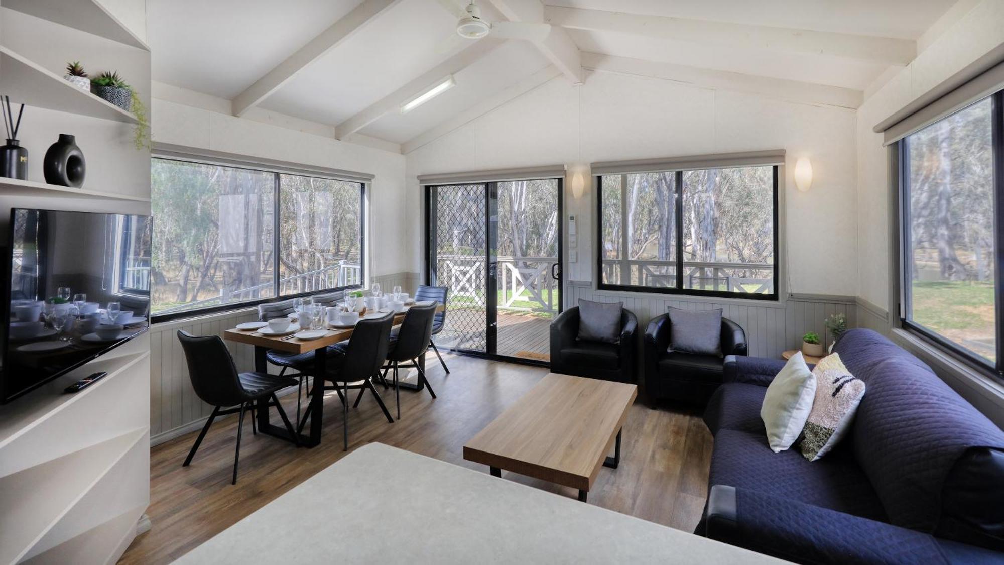 Deniliquin Riverside Caravan Park Ngoại thất bức ảnh