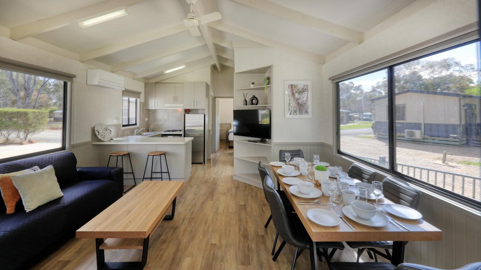Deniliquin Riverside Caravan Park Ngoại thất bức ảnh