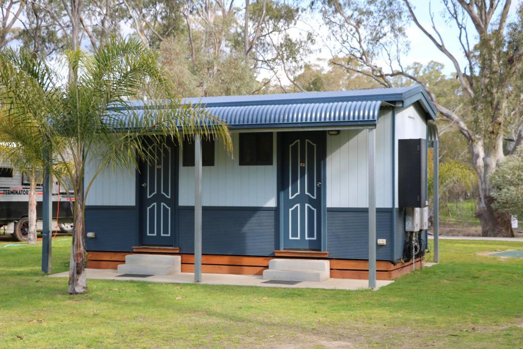 Deniliquin Riverside Caravan Park Ngoại thất bức ảnh